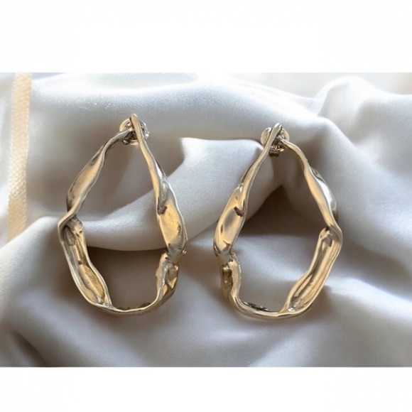UNO de 50 Jewelry - Uno de 50 XL organic shape hoop circle earrings